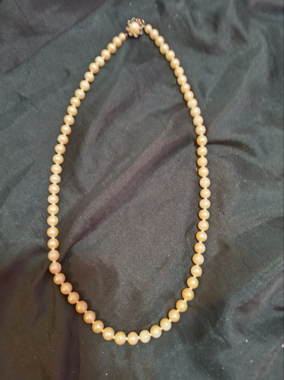 Vintage 22" Single Strand Pearl Necklace 14K Yellow Gold Cultured Pearl Clasp